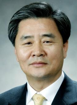 (주)영광도서, 김윤환 회장 